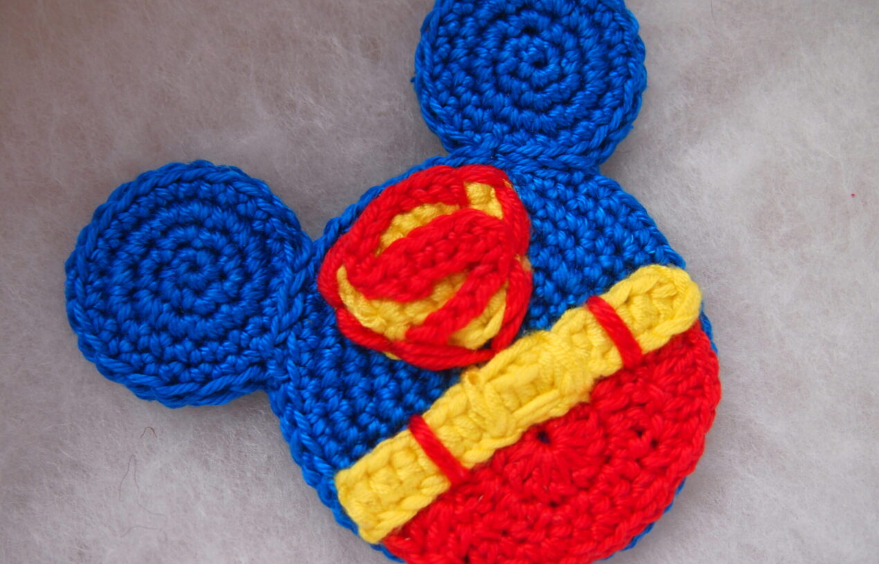 Superman Mouse crochet pattern.